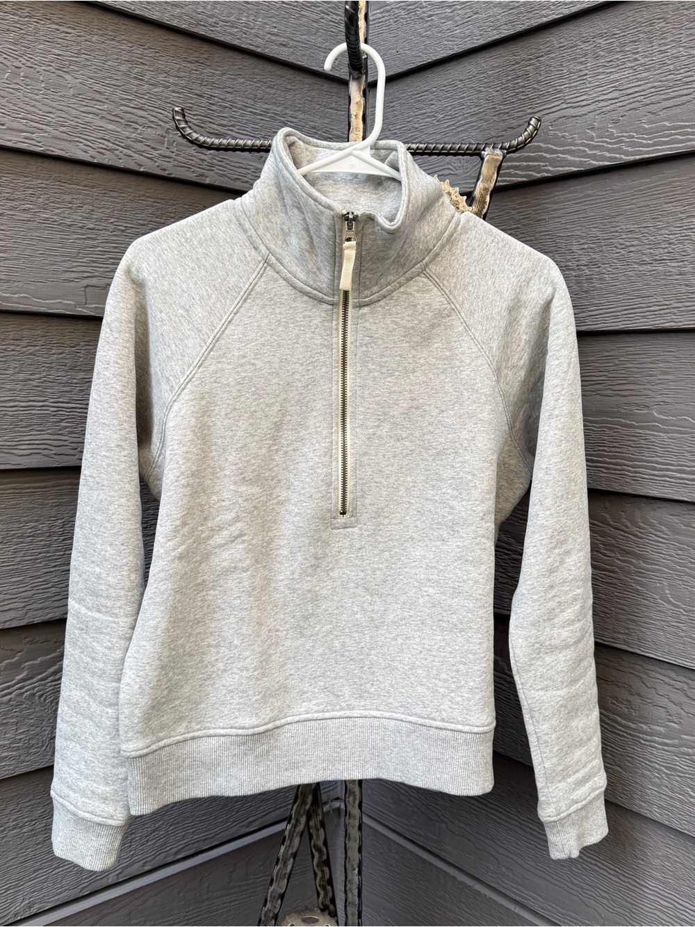 Vuori Restore Half Zip Sweatshirt, Women's XS, Pale Grey